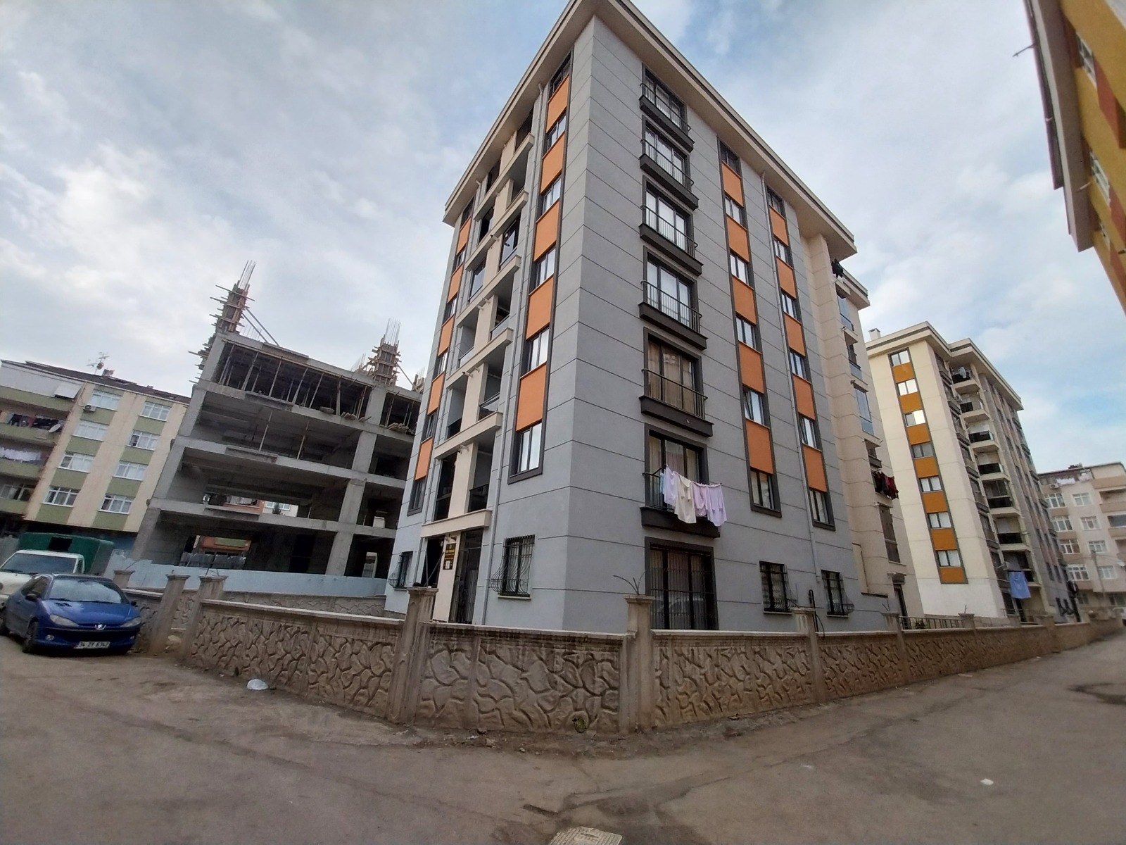 Pendik Çamçeşme'de Satılık 2+1 Daire